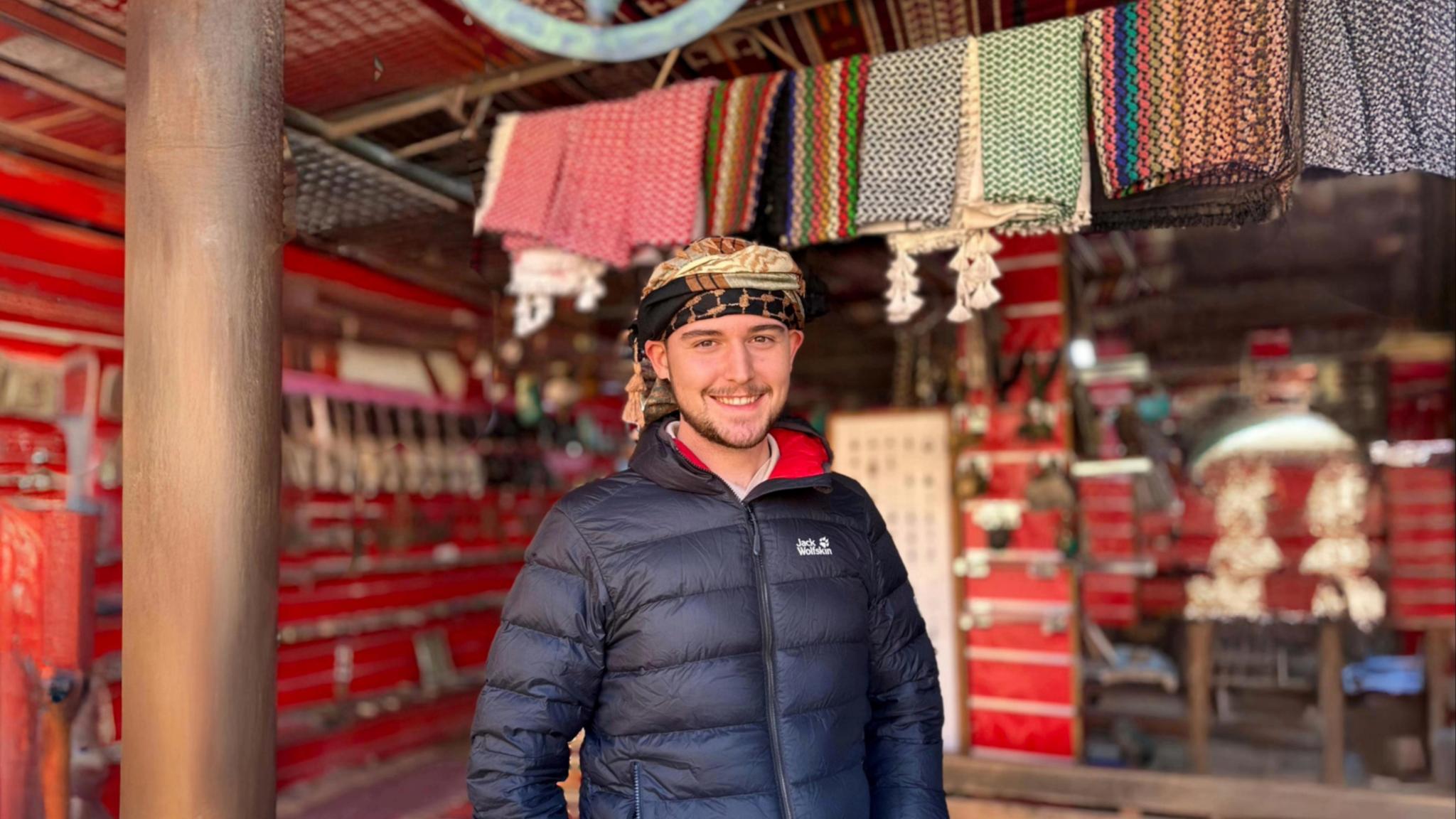 Noah Walczuch, Theologiestudent aus Regensburg, in Petra, Jordanien.