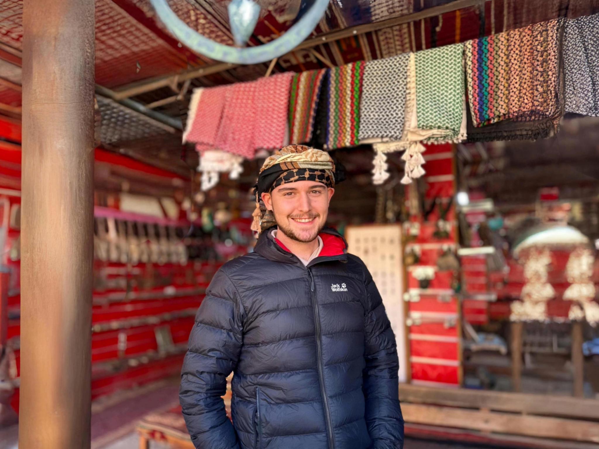 Noah Walczuch, Theologiestudent aus Regensburg, in Petra, Jordanien.